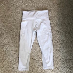 White athletic capris